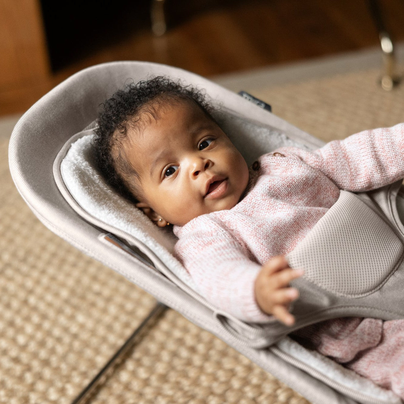 High chair and bouncer fashion 2 in 1