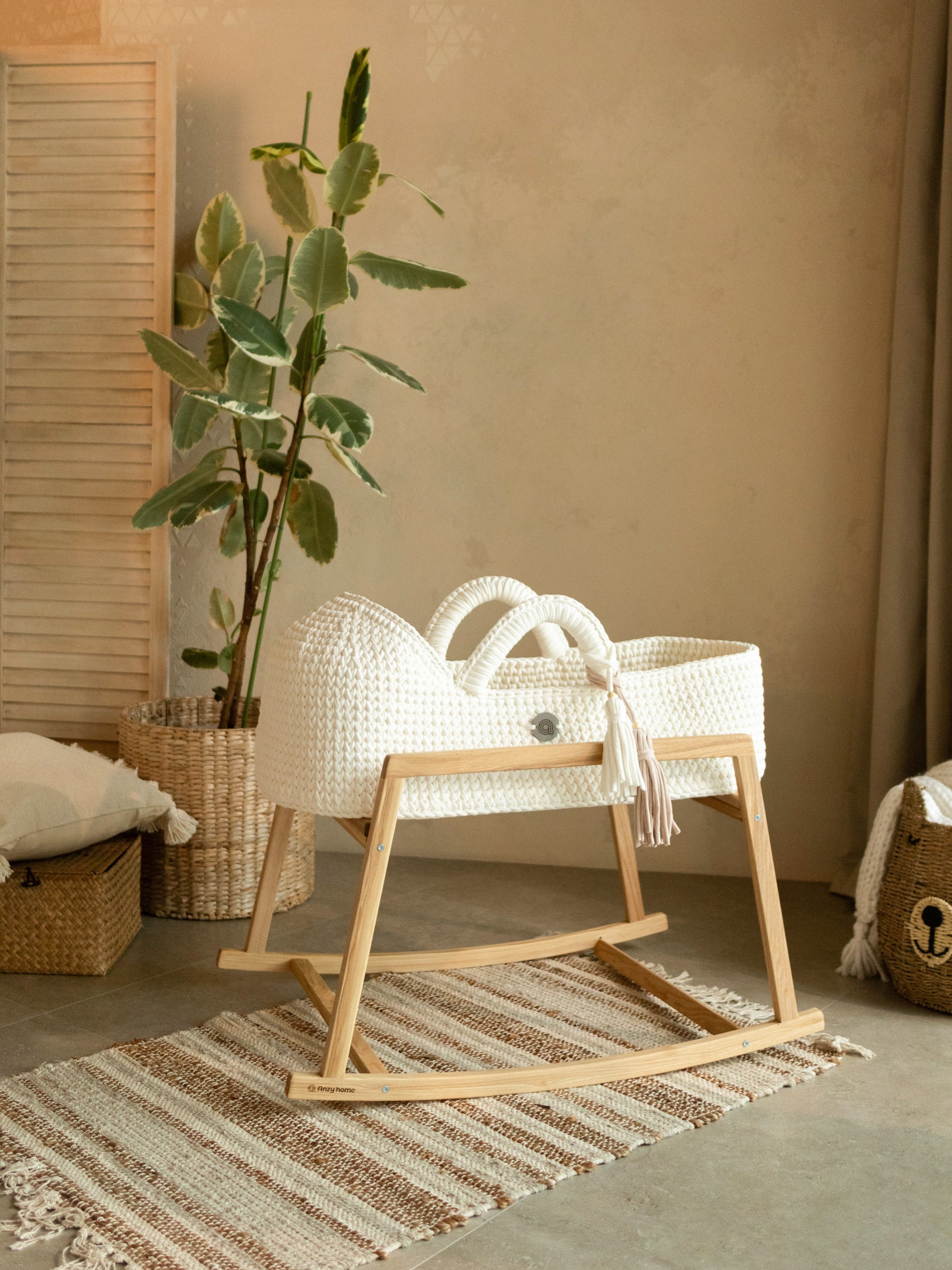 Anzy Home XL Moses Basket With Round Hood