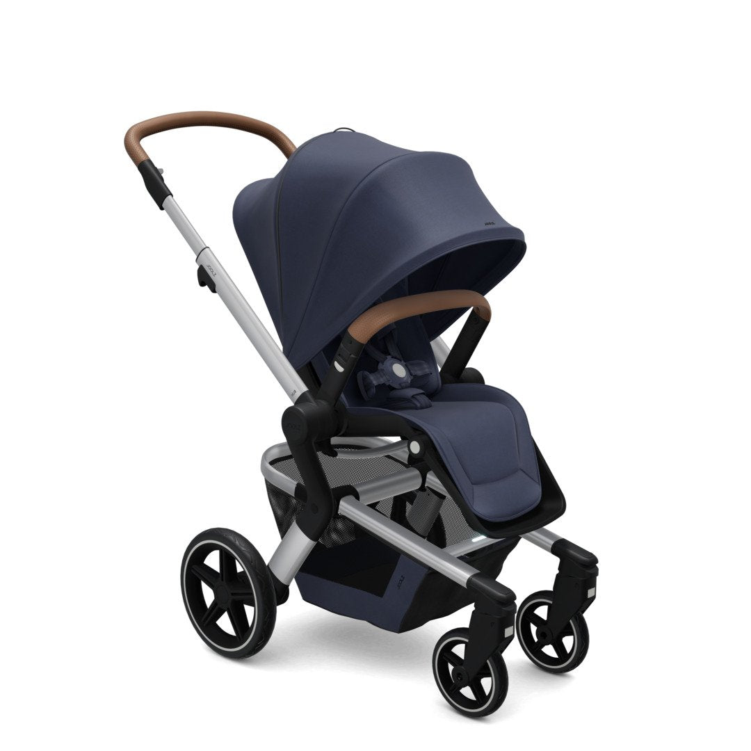 Mega babies' Joolz Hub+ stroller features a rotatable bumper bar.