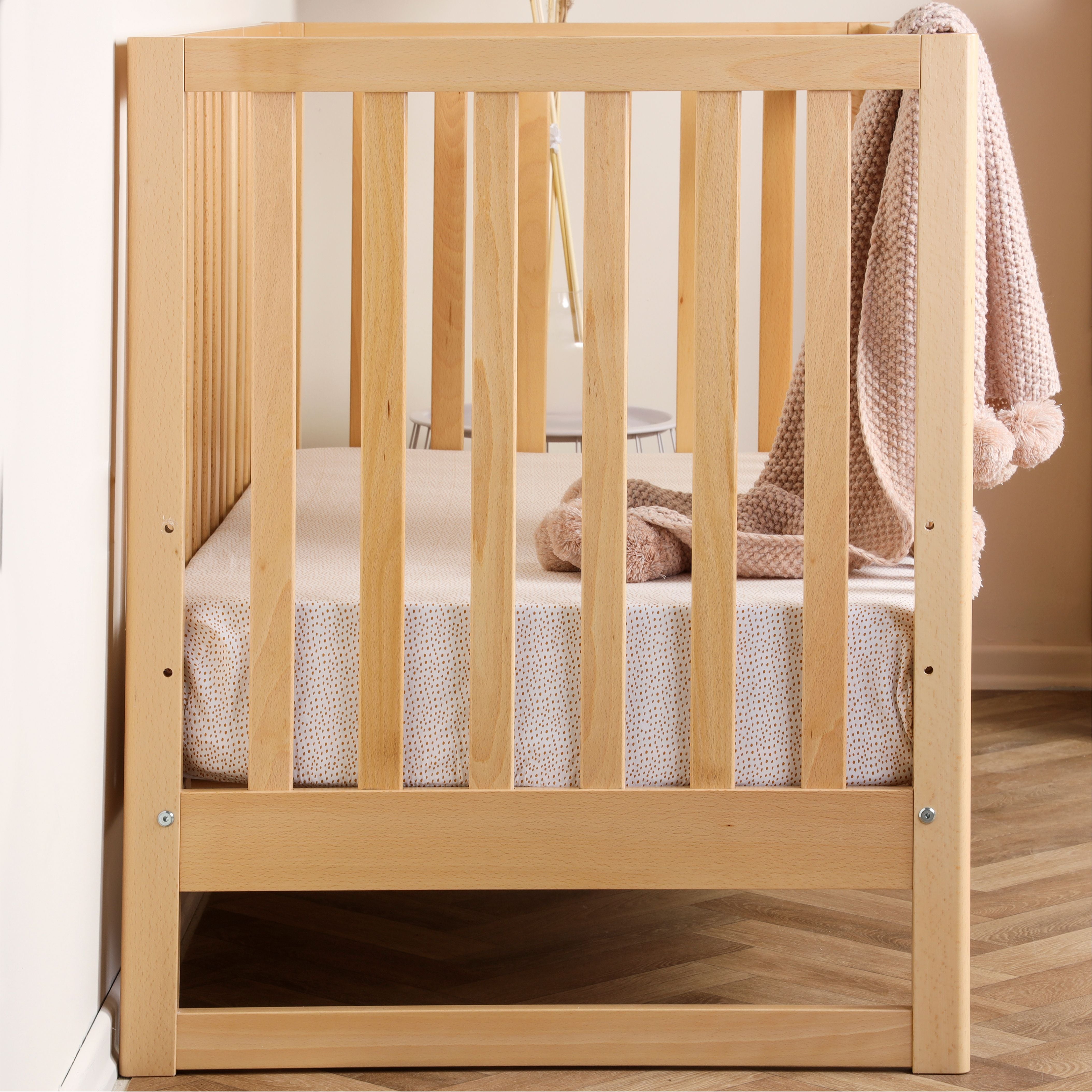 dadada Austin 3-in-1 Convertible Crib