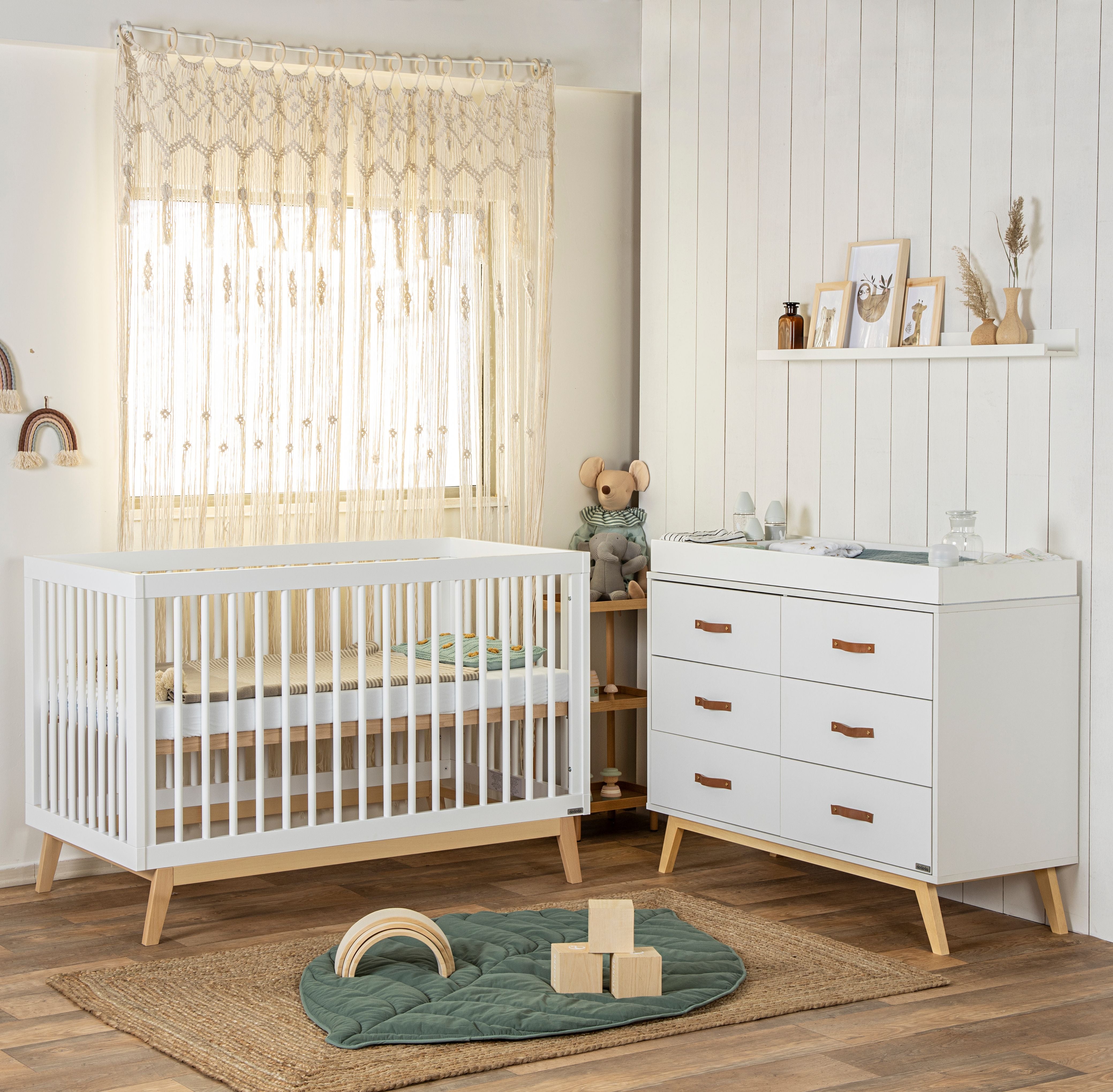 dadada Soho 3-in-1 Convertible Crib