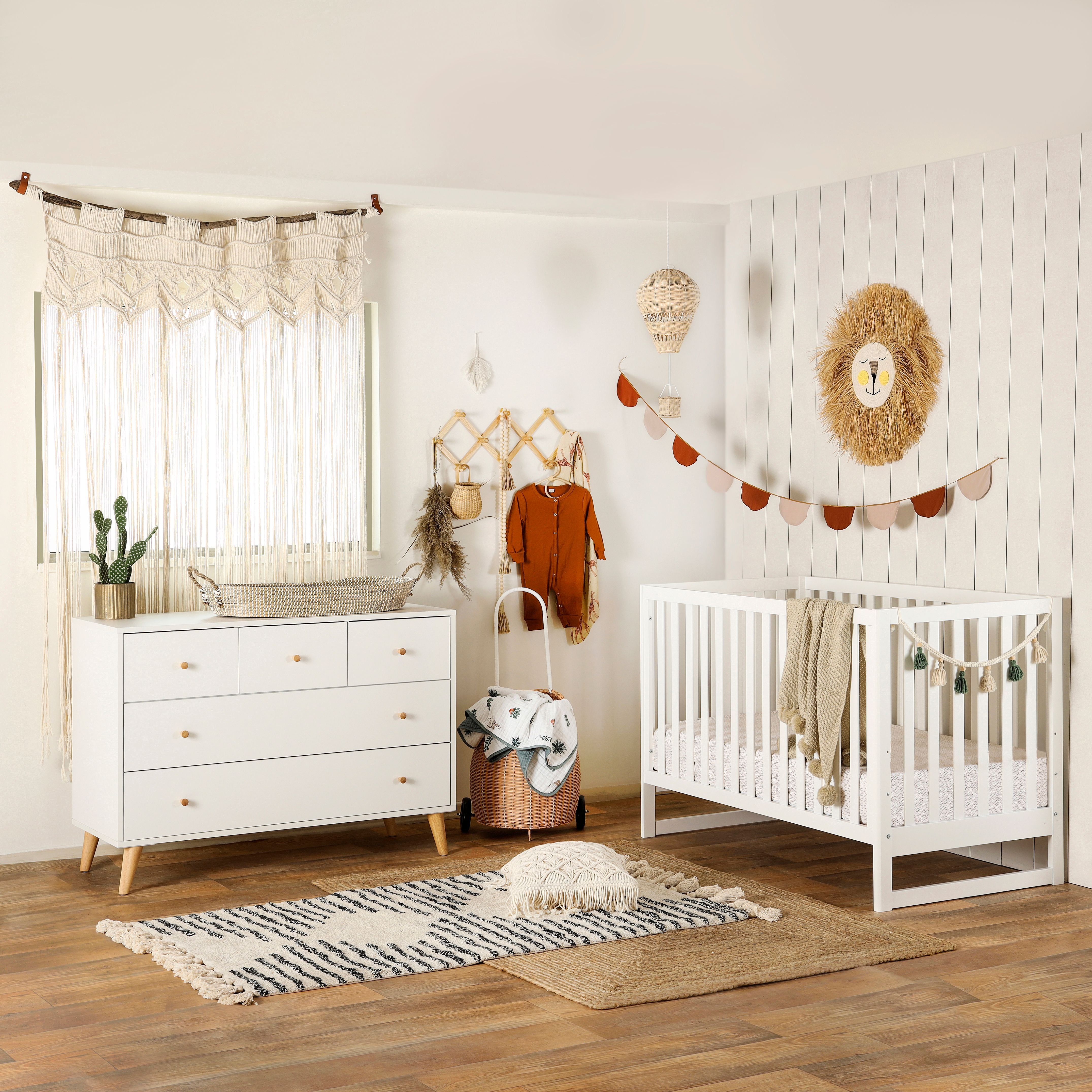 dadada Austin 3-in-1 Convertible Crib